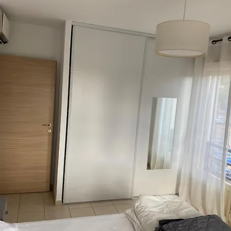 Superbe Avec Parking Prive, Proche Commerces Et *