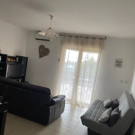 Superbe Avec Parking Prive, Proche Commerces Et