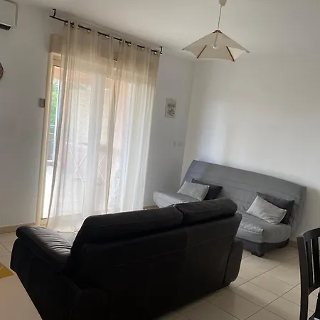 Apartamento Superbe Avec Parking Privé, Proche Commerces Et