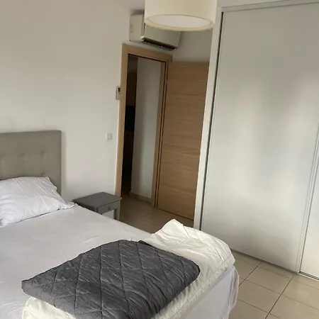 Apartamento Superbe Avec Parking Privé, Proche Commerces Et Lucciana (Corsica)
