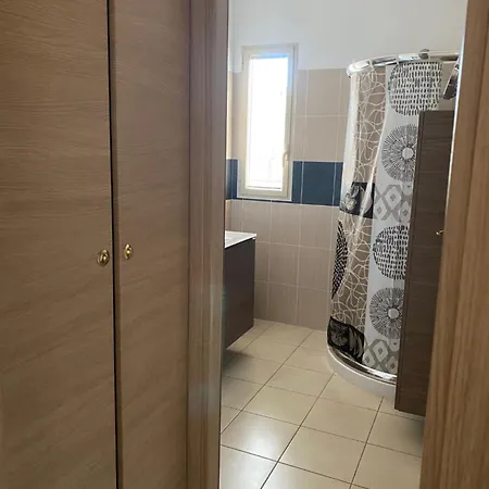 Apartamento Superbe Avec Parking Privé, Proche Commerces Et
